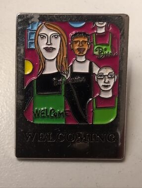 RARE Starbucks Coffee Employee Welcoming Green Apron Pin 2004